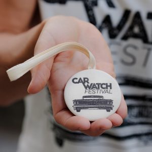 Car Watch Bottle Opener – Stoffbutton mit Flaschenöffner